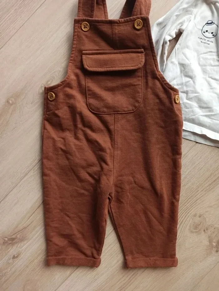 Ensemble salopette et t-shirt manches longues taille 6 mois - photo numéro 2