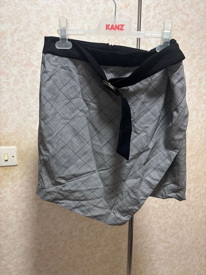 Jupe courte taille 38 marque Morgan de toi