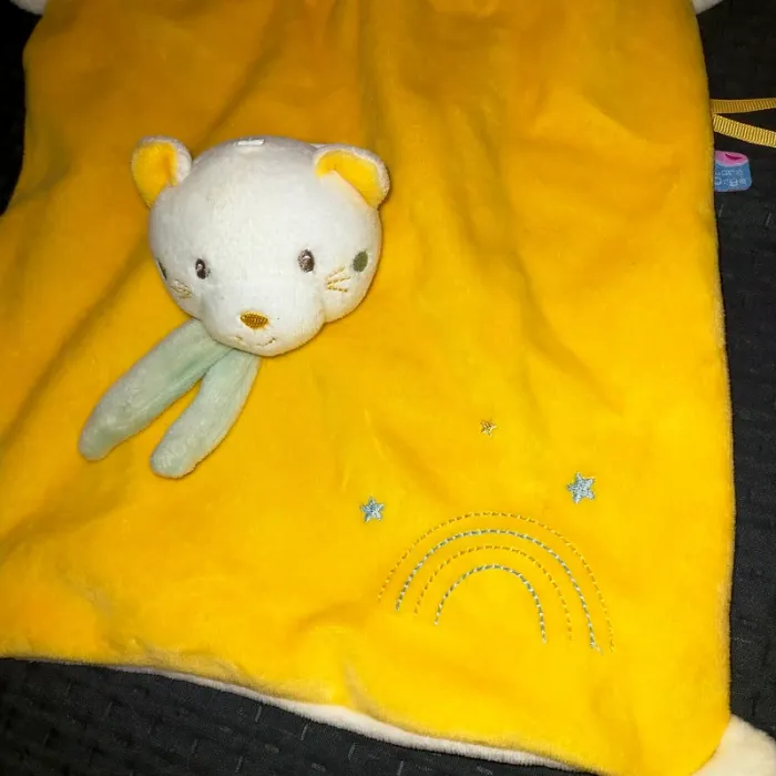 Doudou Chat jaune blanc bleu arc en ciel étoile carré Sucre d'orge - photo numéro 2