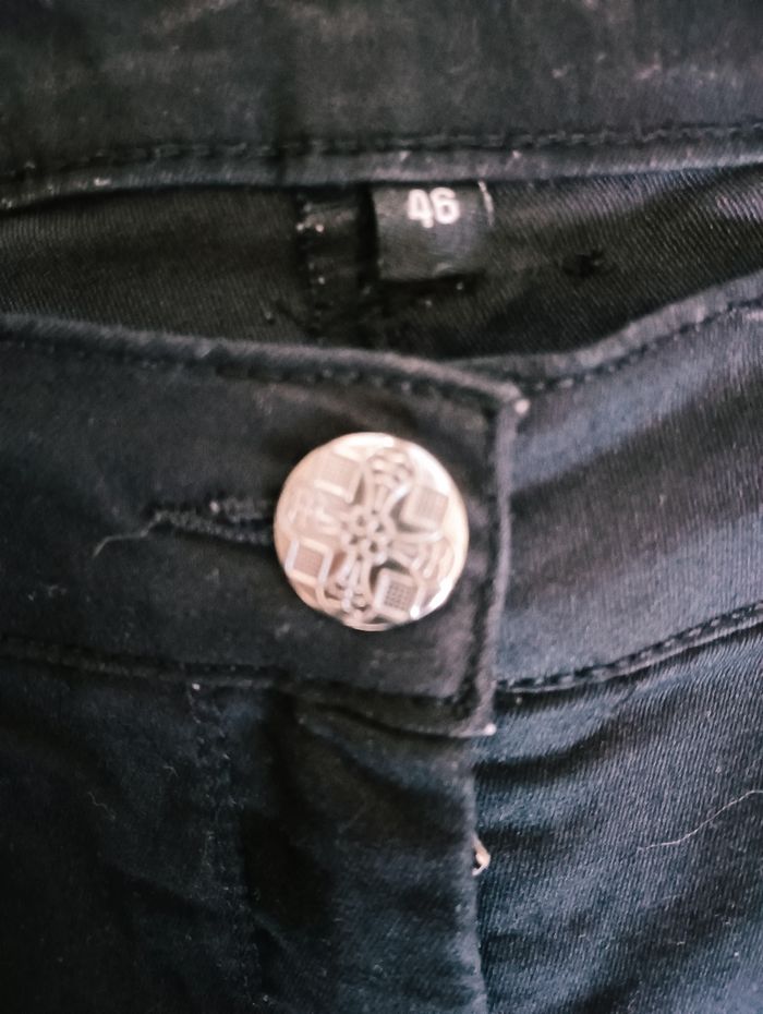 Pantalon noir avec strass sur les côtés Taille 46 en Tbe - photo numéro 4