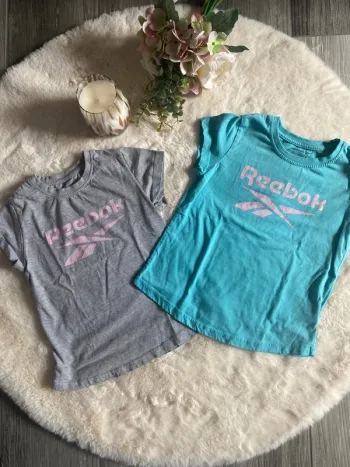 🤍🩵Petit Lot de 2 t-shirts REEBOK fille – Taille 7 ans – TBE🩵🩶