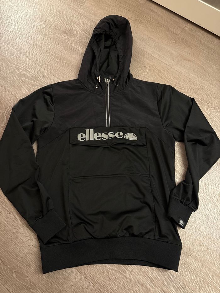 Coupe vent ou petit pull