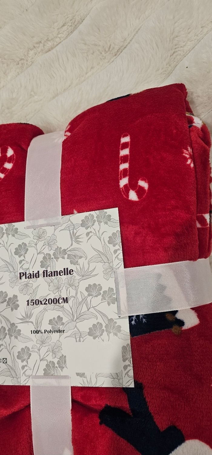 Magnifique plaid de Noël 🎄 rouge  150×200 cm Neuf - photo numéro 5
