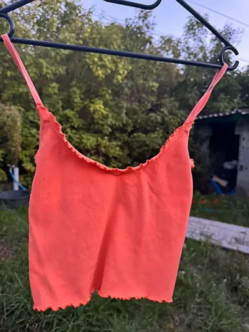 Top court orange