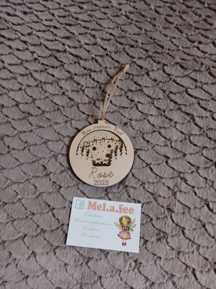 Boule de Noël en bois personnalisé