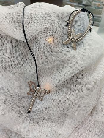 Ensemble libellule fait à la main