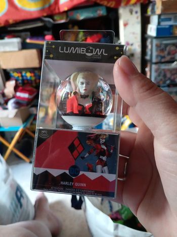 Petite boule en verre qui peut s'illuminer harley quinn pas de vinted go