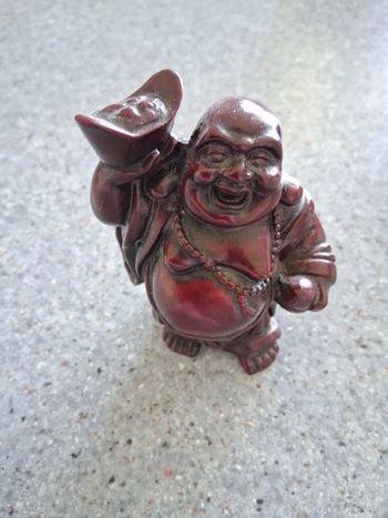 Bouddha rieurs  en résine rouge  " porte plat"