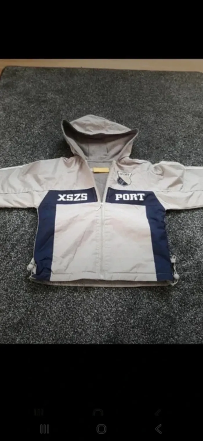 Veste/  Parka / coupe vent   6 ans 
Jin dou
Etat impeccable - photo numéro 6