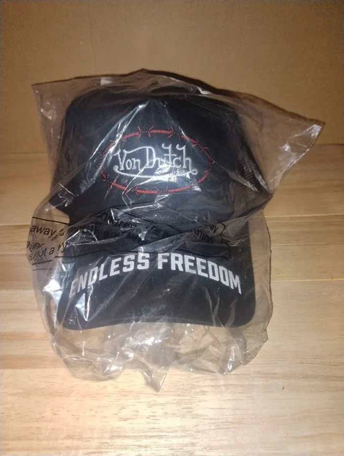 Von dutch casquette taille unique noire et rouge - photo numéro 6