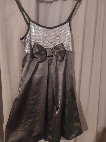 Belle robe 👗 noire 10 ans en TBE