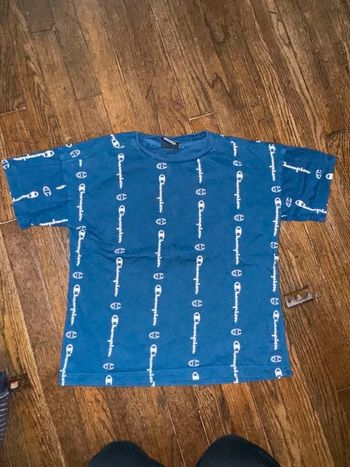 tshirt CHampion 8 ans