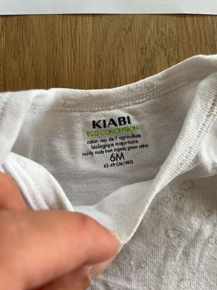 Lot 2 bodies Kiabi 6 mois - photo numéro 2