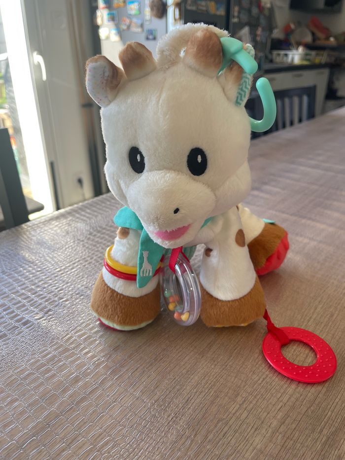 peluche d’activités sophie la girafe - photo numéro 2
