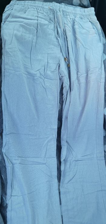 Pantalon femme neuf taille L 10 euros