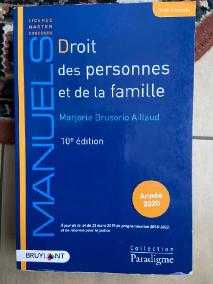 Livre manuels droit des personnes et de la famille