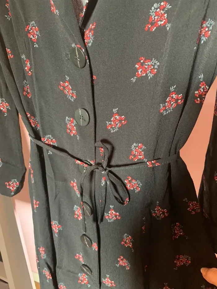 Petite robe noire fleurie Mango 🌺