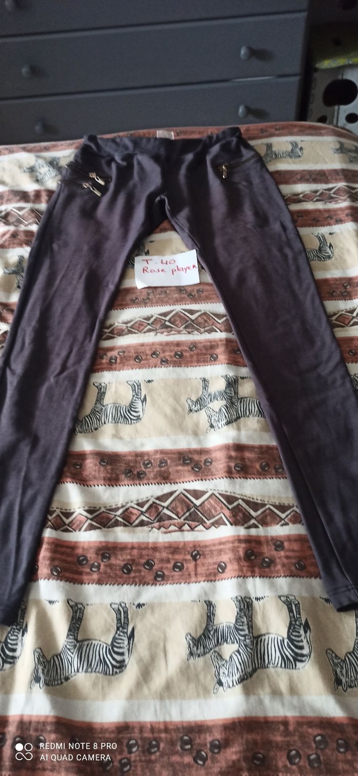 Pantalon slim t. 40