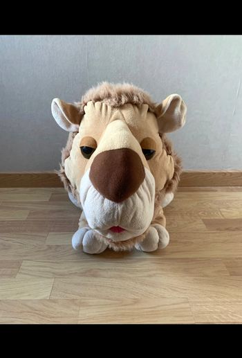Peluche lion