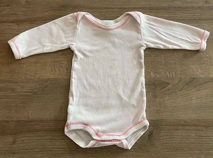 Lot 5 bodys Petit Bateau - photo numéro 3