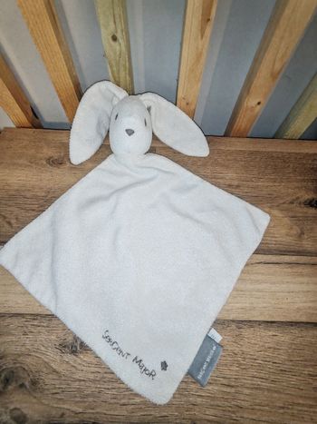 Lapin plat beige sergent major