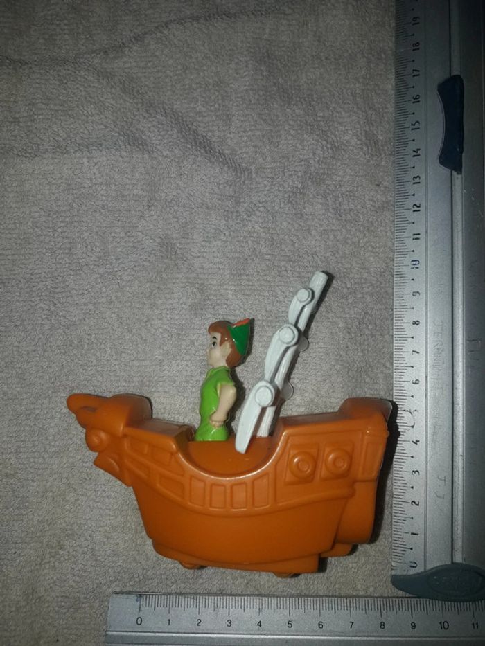 Peter pan figurine