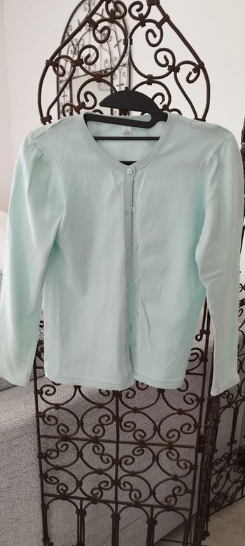 Gilet fille 11-12 ans très bon état. Prix unité