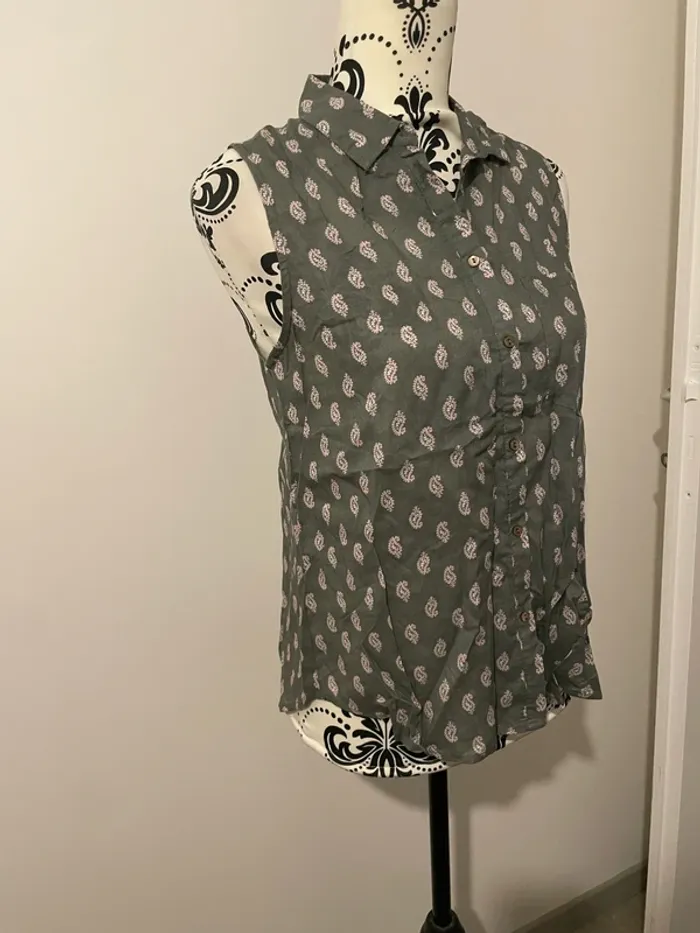 Débardeur chemise sans manche kaki motifs rose et blanc dos ouvert Jennyfer taille S - photo numéro 2