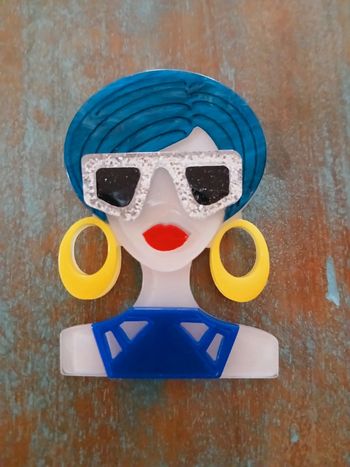 Grande broche originale et colorée