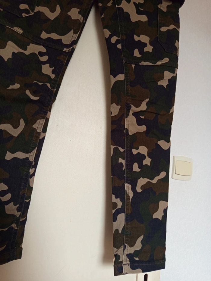 Cargo effet militaire taille M de la marque Jennifer - photo numéro 10