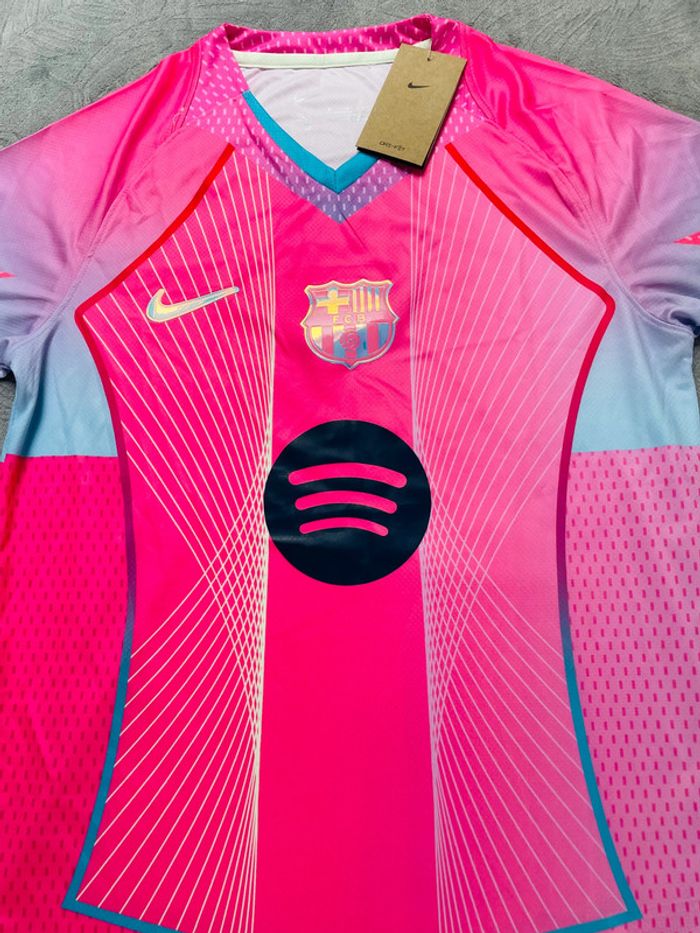 Maillot concept foot Barça rose taille S - photo numéro 4