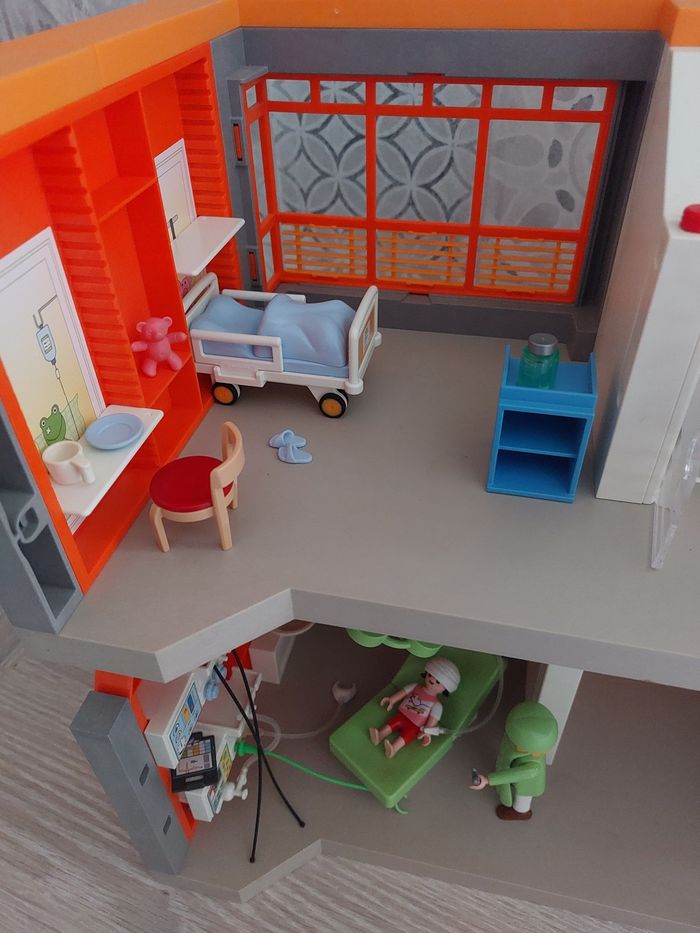 Hopital  playmobil très non état - photo numéro 8