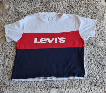 T-shirt Levis
