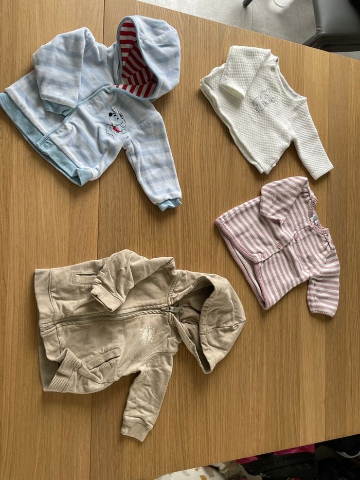 Lot de vêtement 1 mois (63 pièces) - photo numéro 7