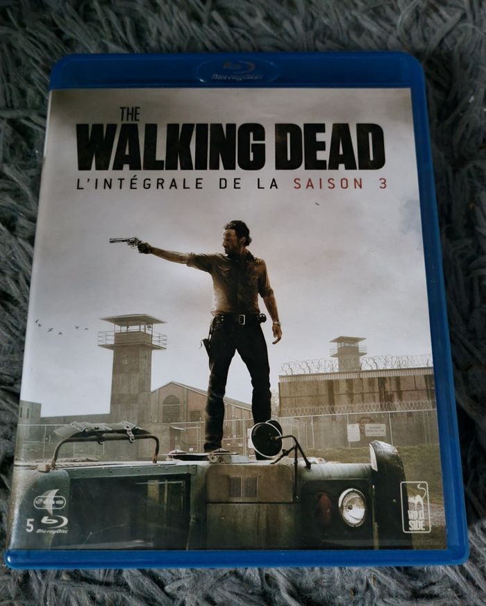 Coffret dvd blu-ray The Walking Dead saison 3