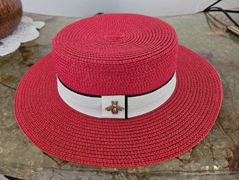 Chapeau femme marque abeille