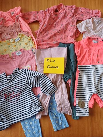 Lot vêtements filles 6 mois