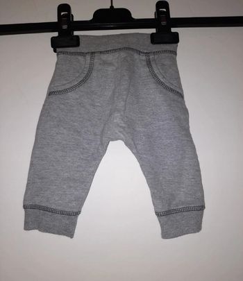 Pantalon kiabi gris taille 3 mois