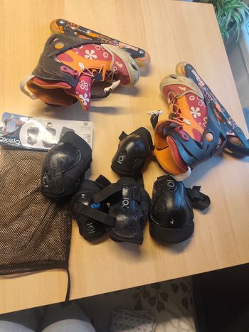 Roller decathlon rouge 36/38 avec set de protection 