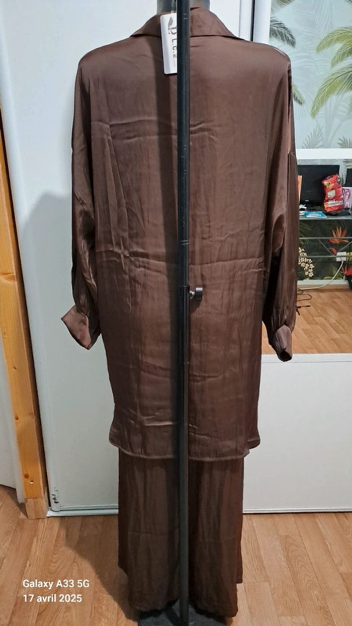 Ensemble 42/44 neuf - photo numéro 3