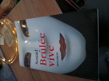 LIVRE BRULEE VIVE DE SOUAD