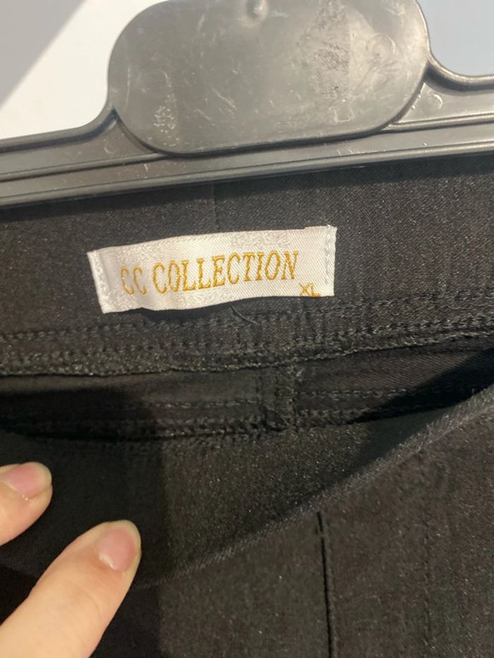 Pantalon noir, moulant - photo numéro 4
