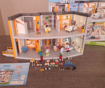 Hopital playmobil 70190
