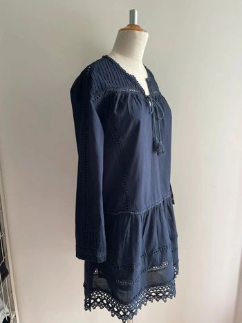 Robe bleu marine Bérénice à broderies et dentelle – Taille 38