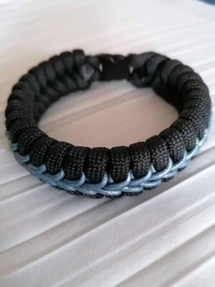Bracelet en corde et cuir