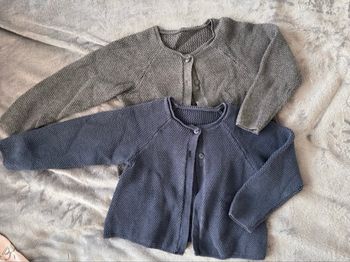 Lot 2 gilets cardigans Okaïdi 24 mois / 2 ans