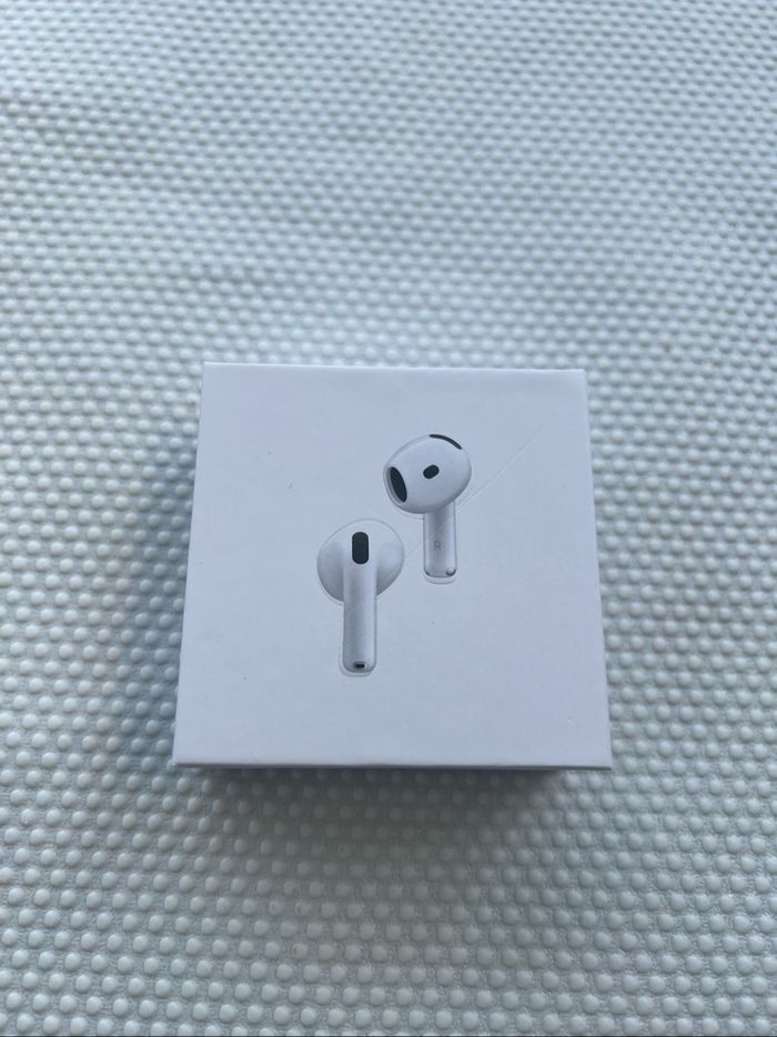 Air pods 4 avec réduction de bruit neuf