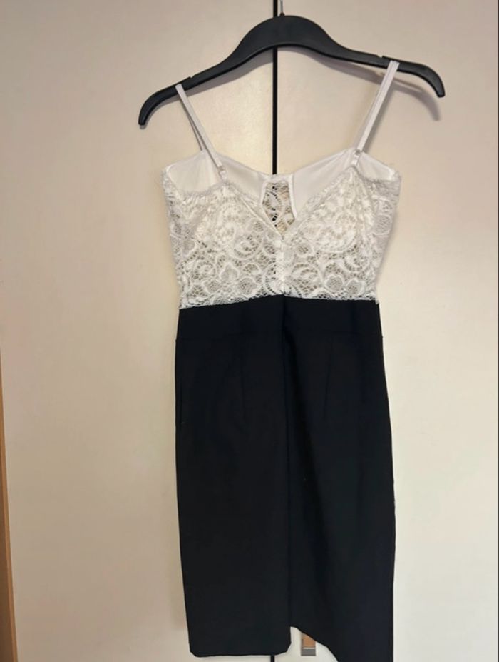 Robe dentelle noir taille S - photo numéro 2