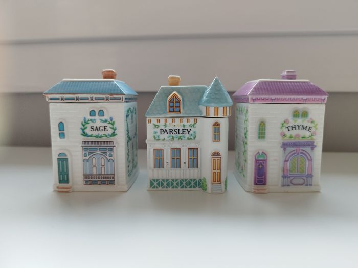 Lot de pots à épices Brooks and Bentley (lenox village)