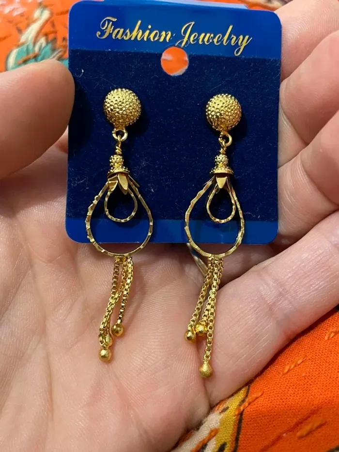 Lot de deux paires de boucles d’oreilles originales et élégantes - photo numéro 3